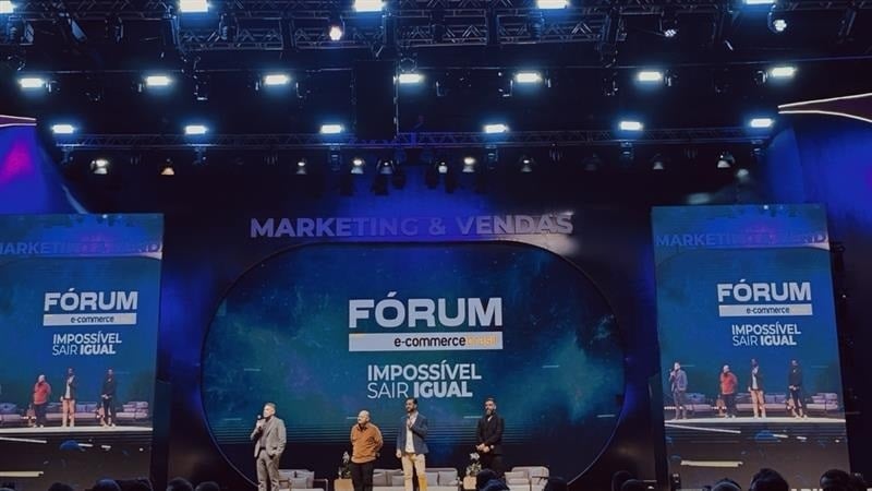 Painel com conselheiros do E-Commerce Brasil destaca desafios e oportunidades na construção de ecossistemas digitais integrados